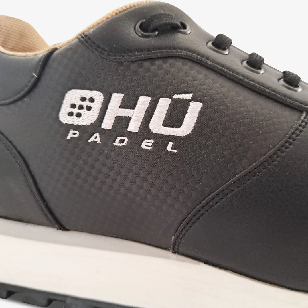 Détail d'une chaussure de sport personnalisée pour Ohu Padel